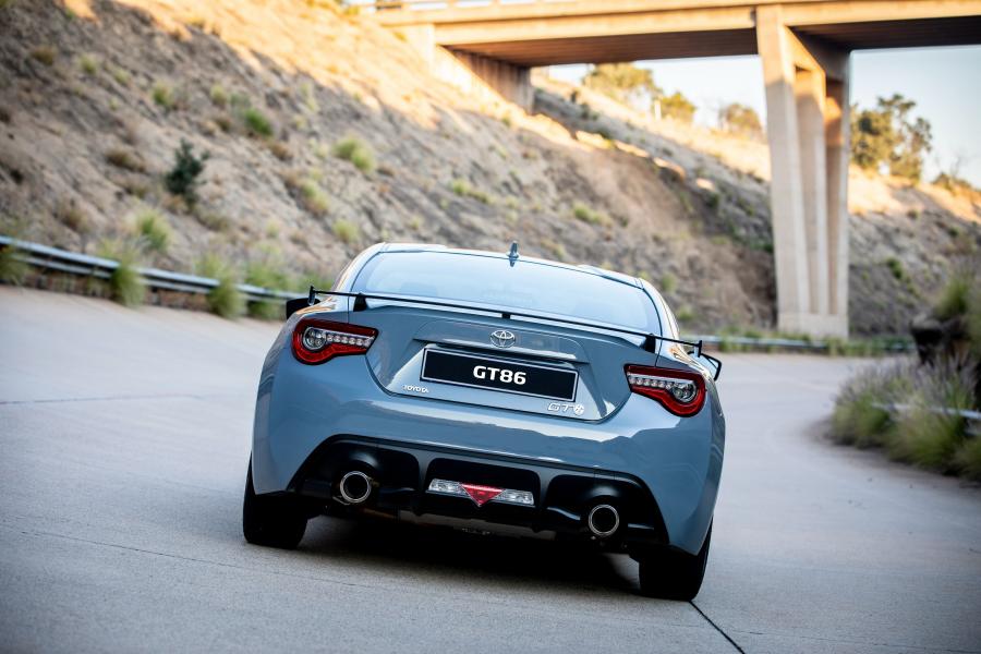  Toyota GT 86 2018 года  (ZA) (фото 15 из 19)